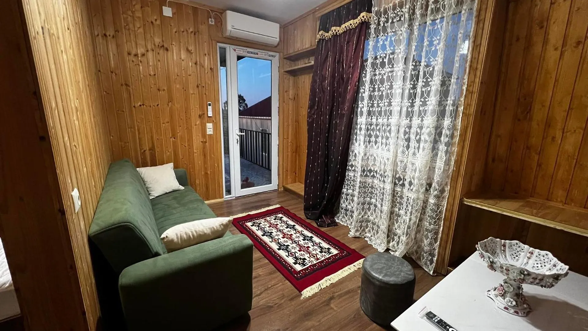 Guest House Leon Μπατούμι Γεωργία